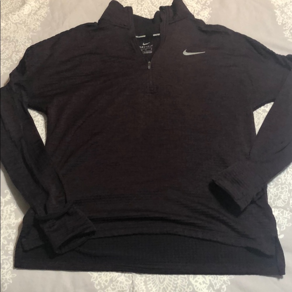 Nike 3/4 pullover workout top